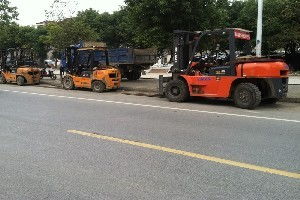 苏州鹏飞吊装搬运——吴中区专业叉车出租服务