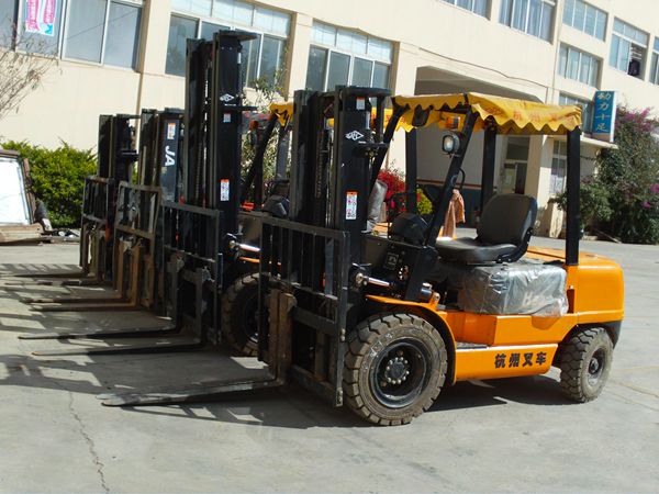 昆明团力叉车租赁服务部 专业设备，高清细节展示